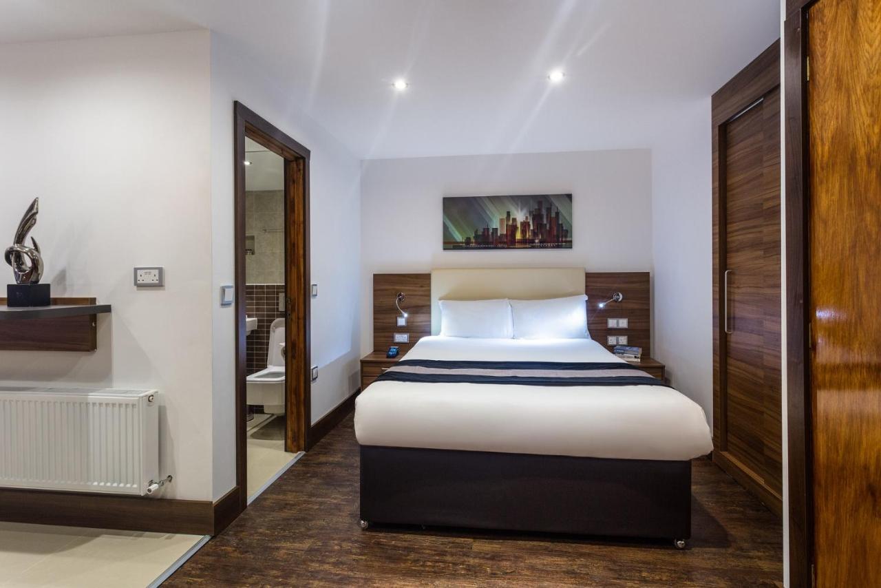 Livin' Serviced Apartments واتفورد الغرفة الصورة