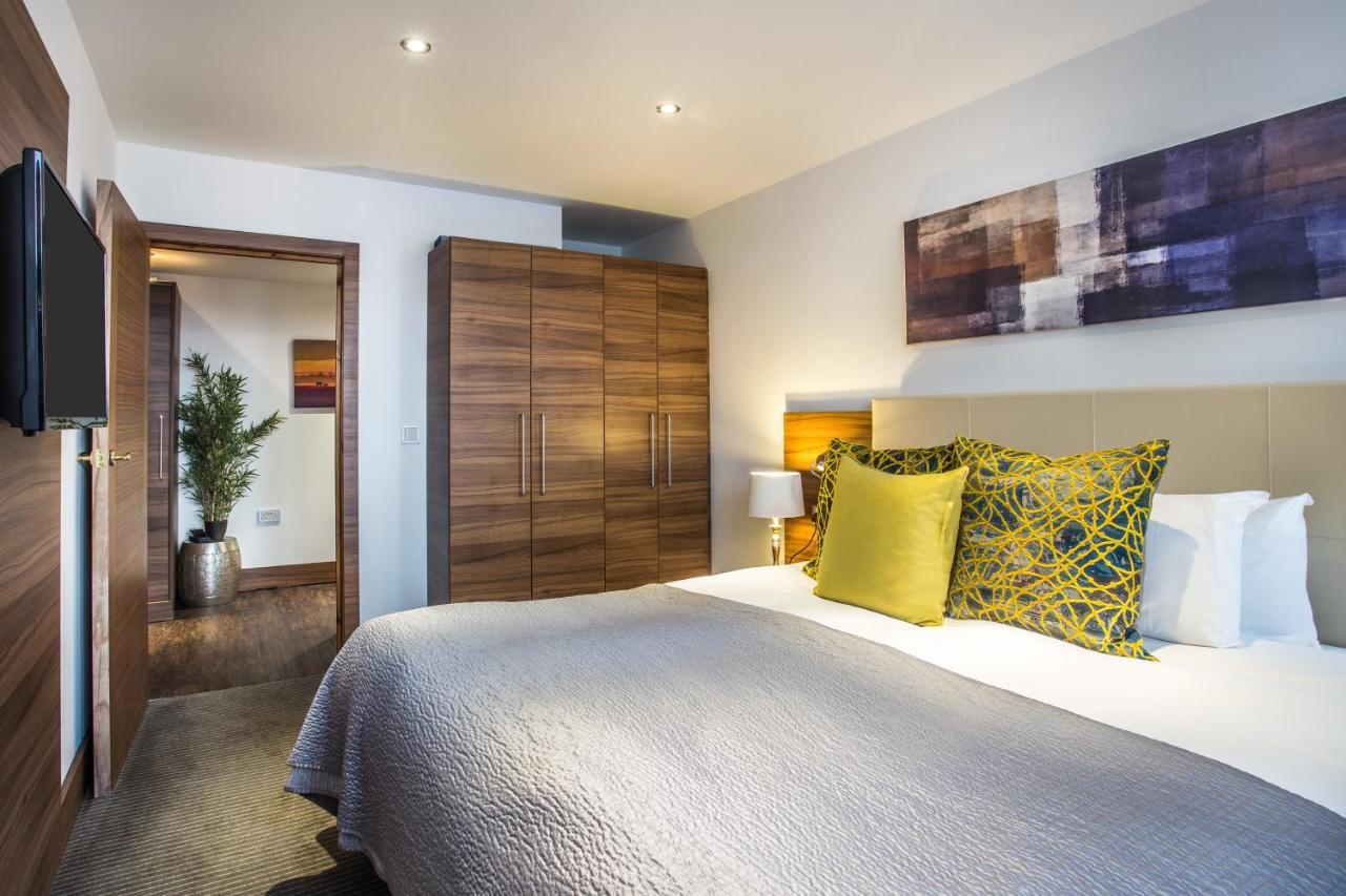 Livin' Serviced Apartments واتفورد الغرفة الصورة
